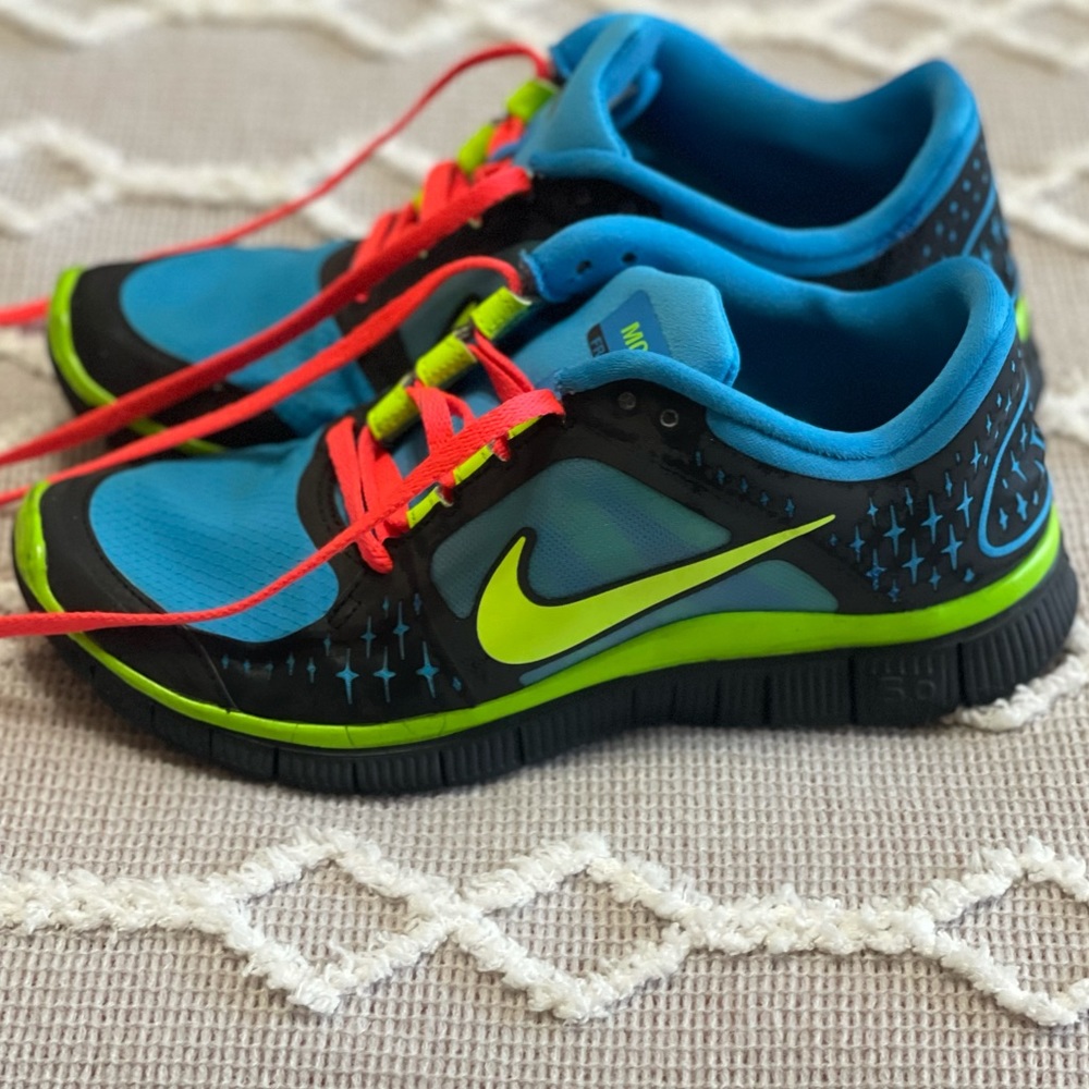 Nike ID free runs women’s size 7. “Beast Mode”